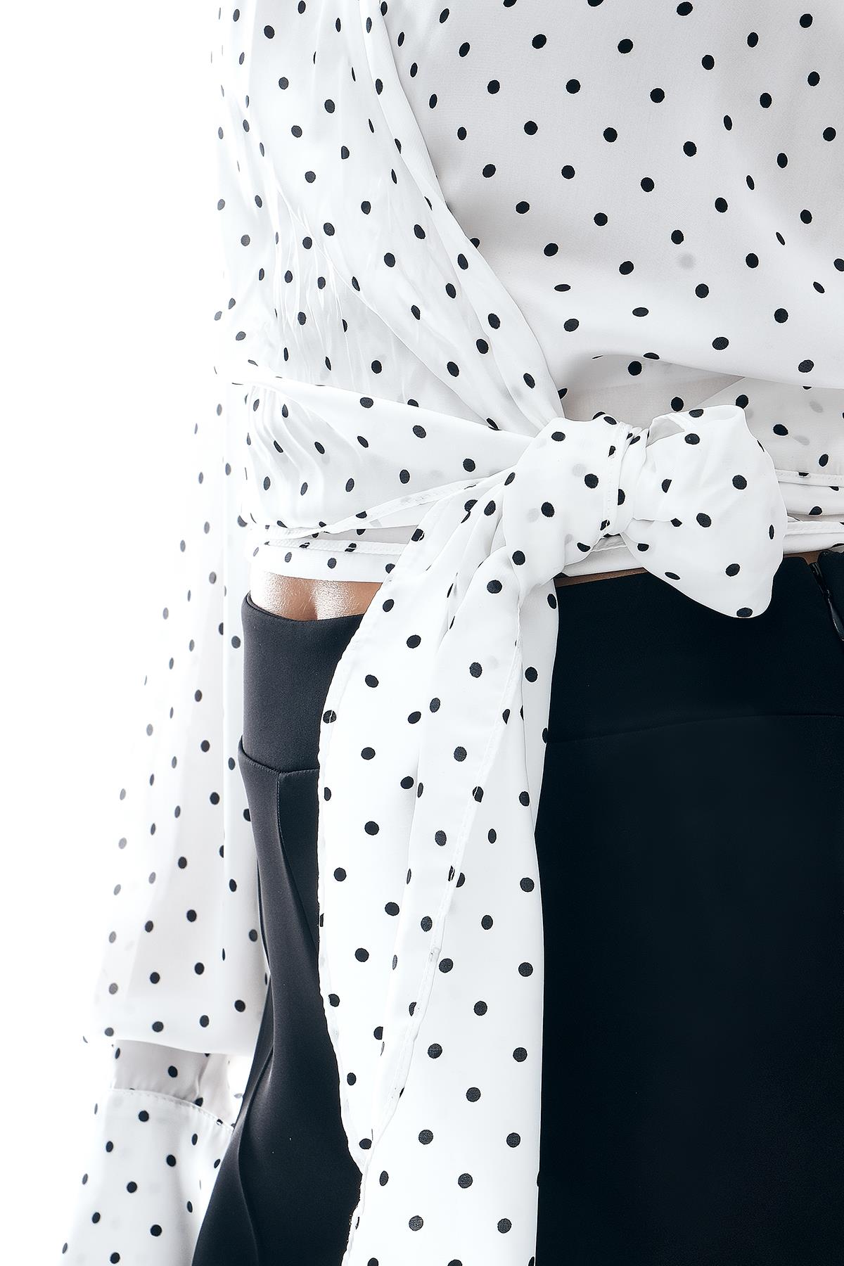 Kruvaze Desenli Saten Bağlamalı Bluz