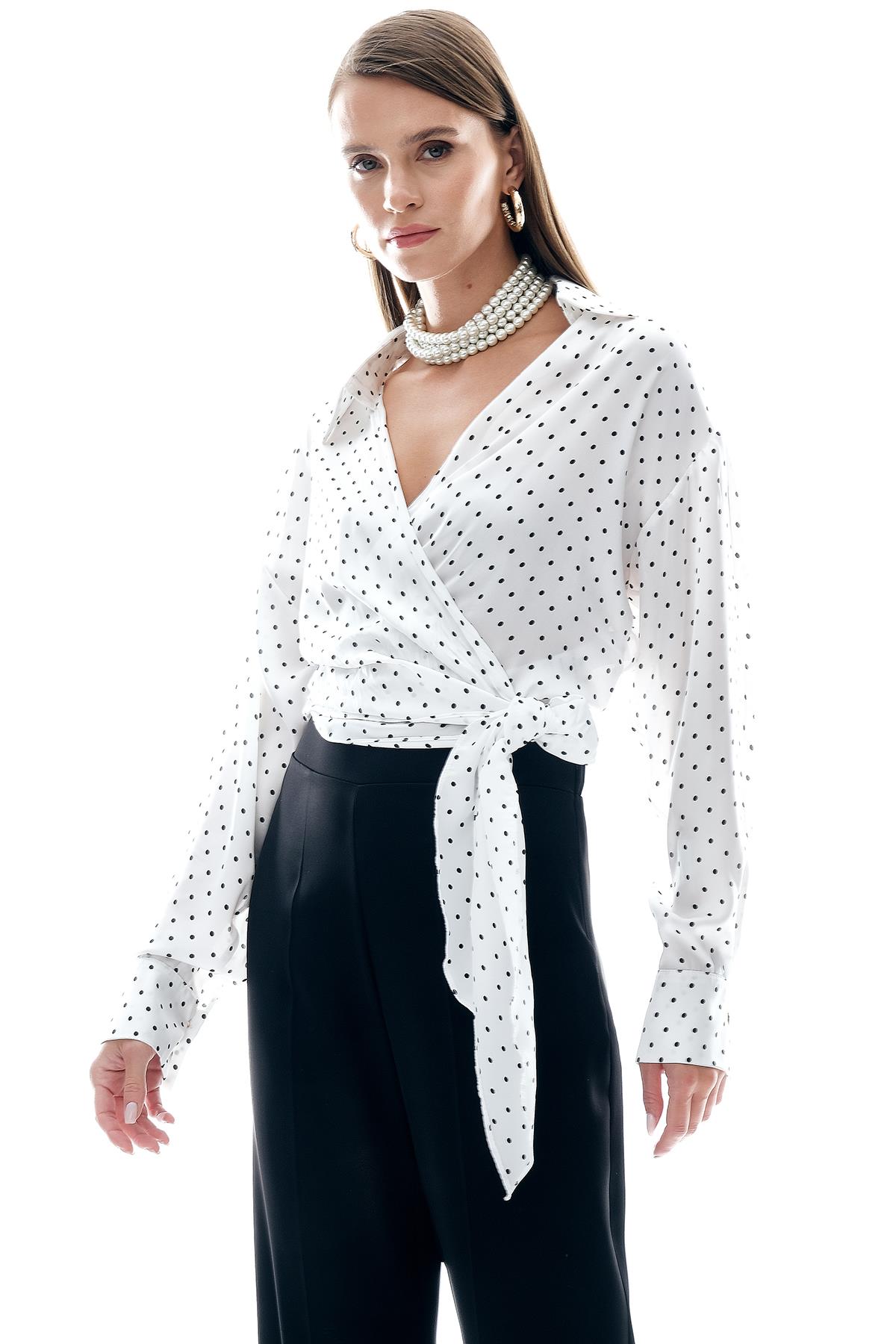 Kruvaze Desenli Saten Bağlamalı Bluz