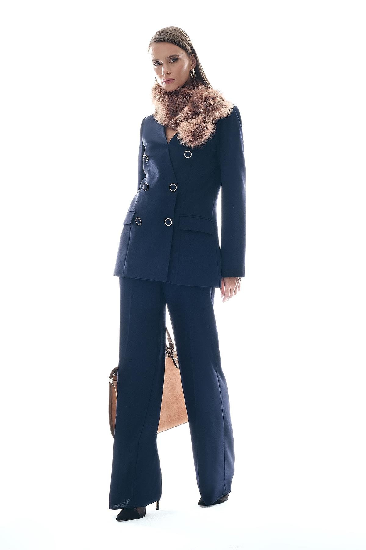 Kruvaze Düğme Detaylı Şık Ceket Pantolon Takım