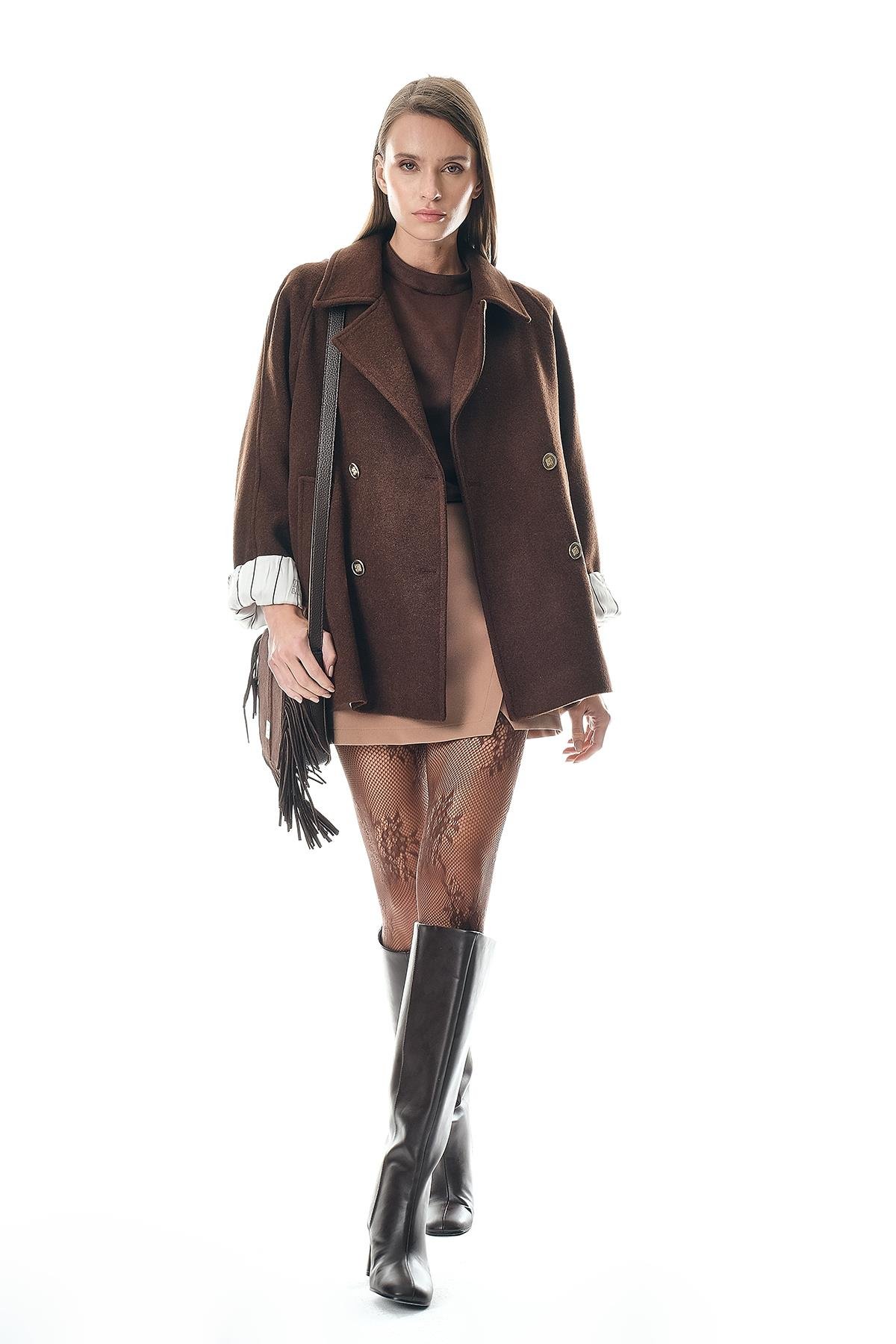 Kruvaze Gold Düğmeli Kaşe Ceket