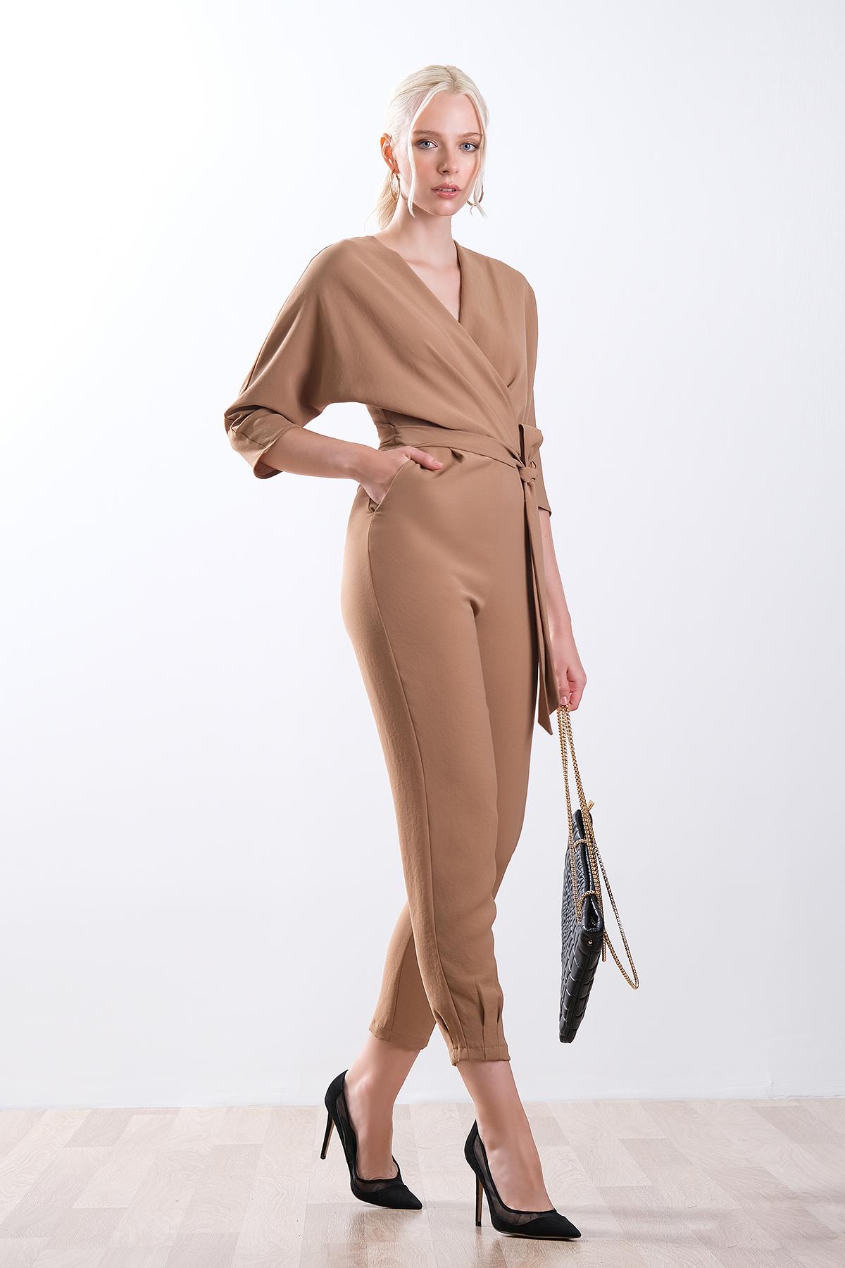 Kruvaze Yakalı Kuşaklı Tulum