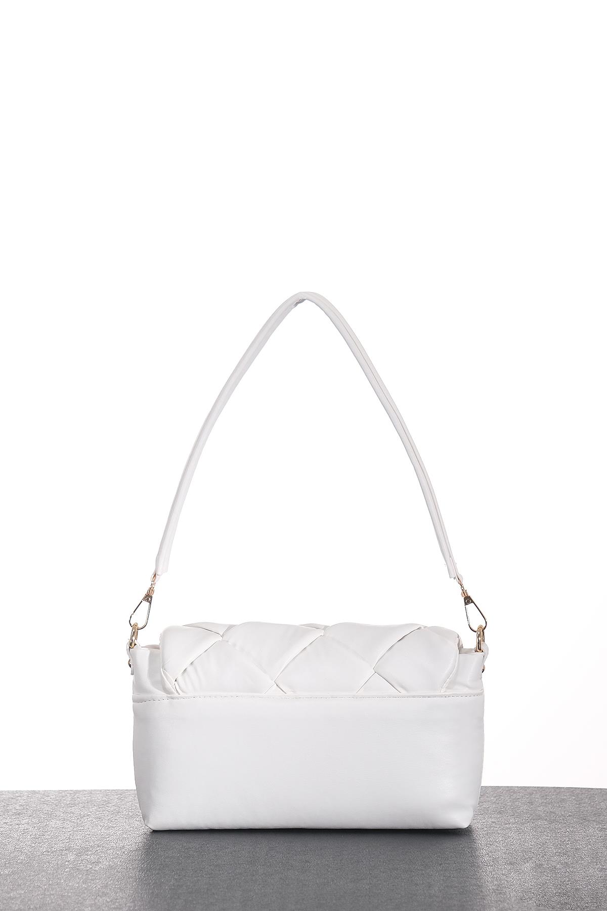 Logo Desenli Askılı Puf Çanta