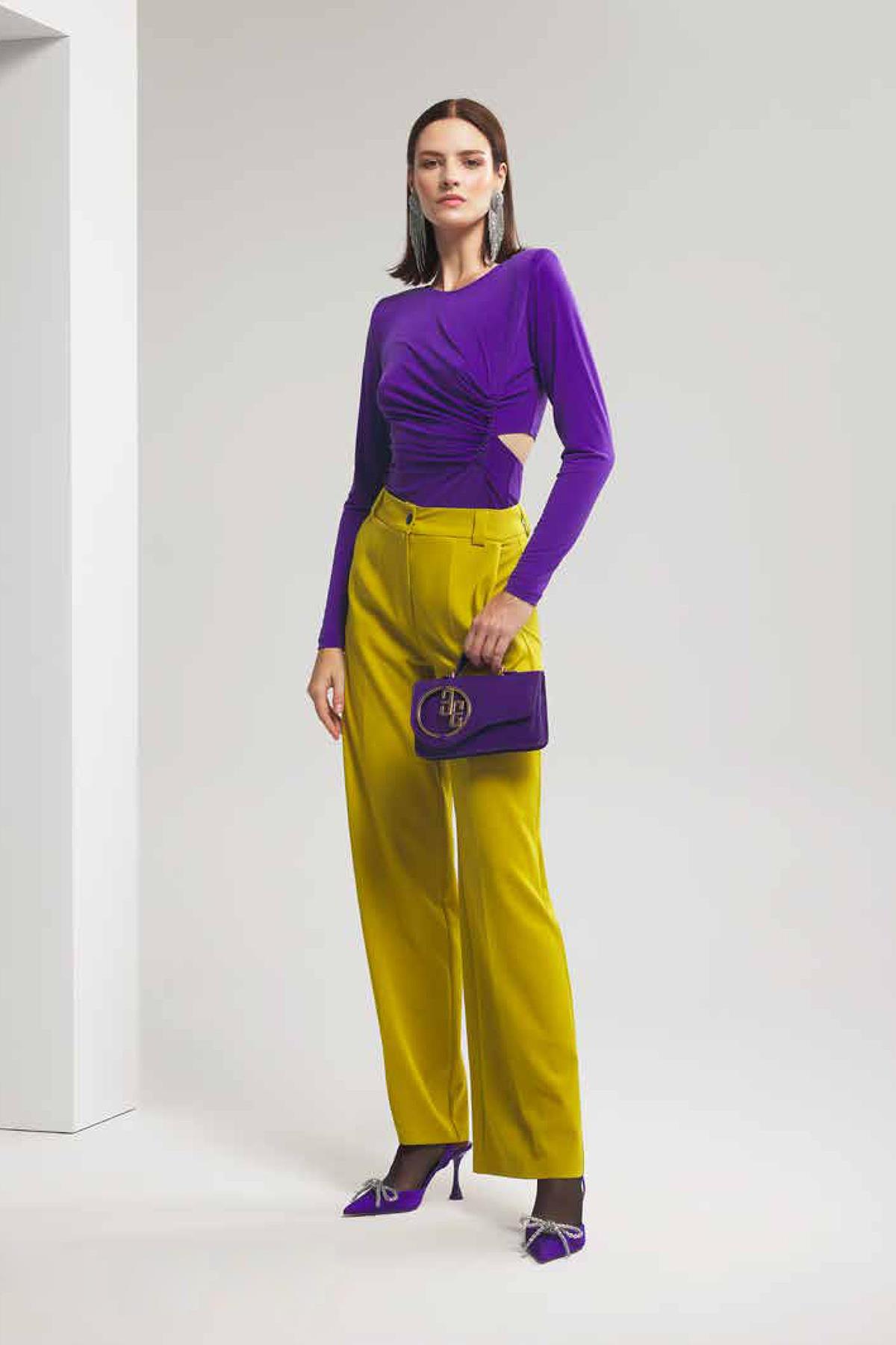 Logo Detaylı Asimetrik Kapaklı Tasarım Çanta