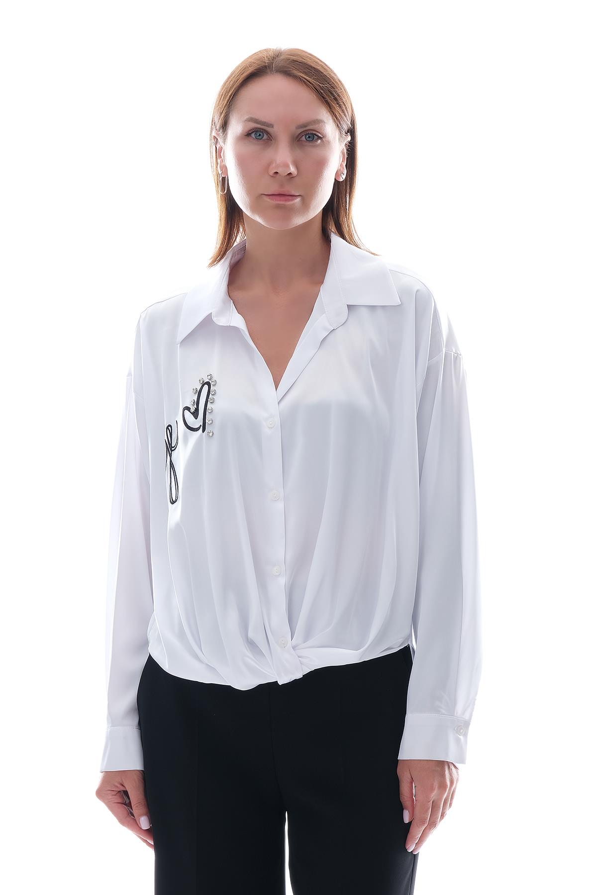 Nakışlı Parlak Taşlı Düğmeli Bluz