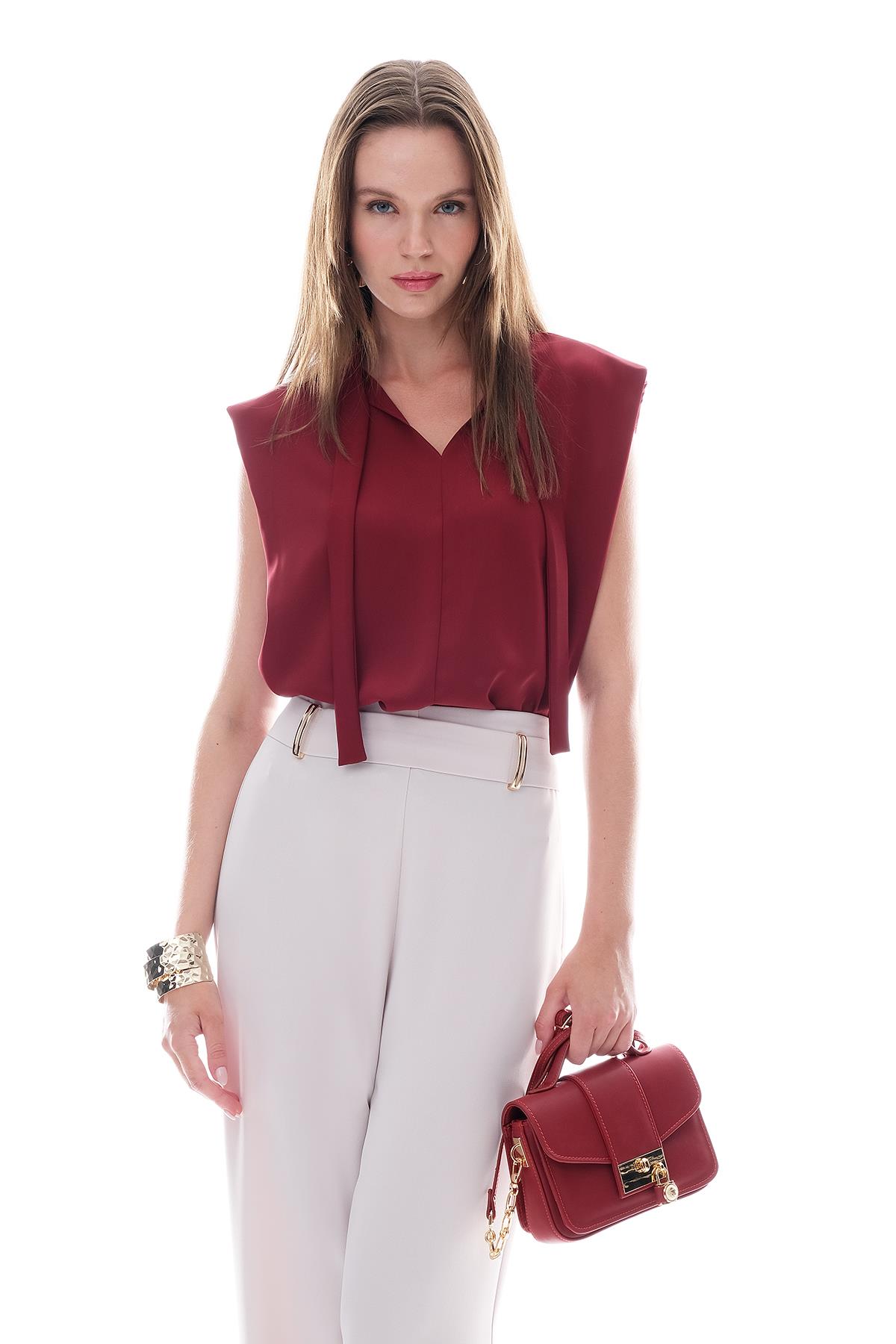 Omuzu Vatkalı Yakası Bağlamalı Bluz