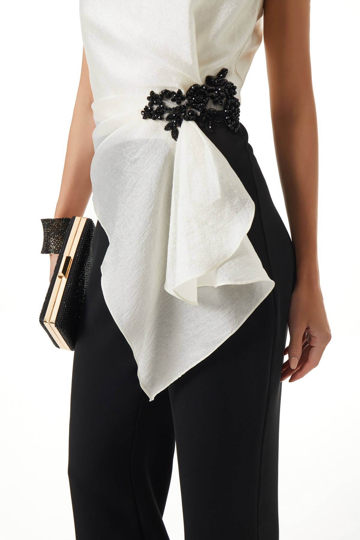 Parlak Dokulu Garnili İşlemeli Aksesuar Detaylı Tulum