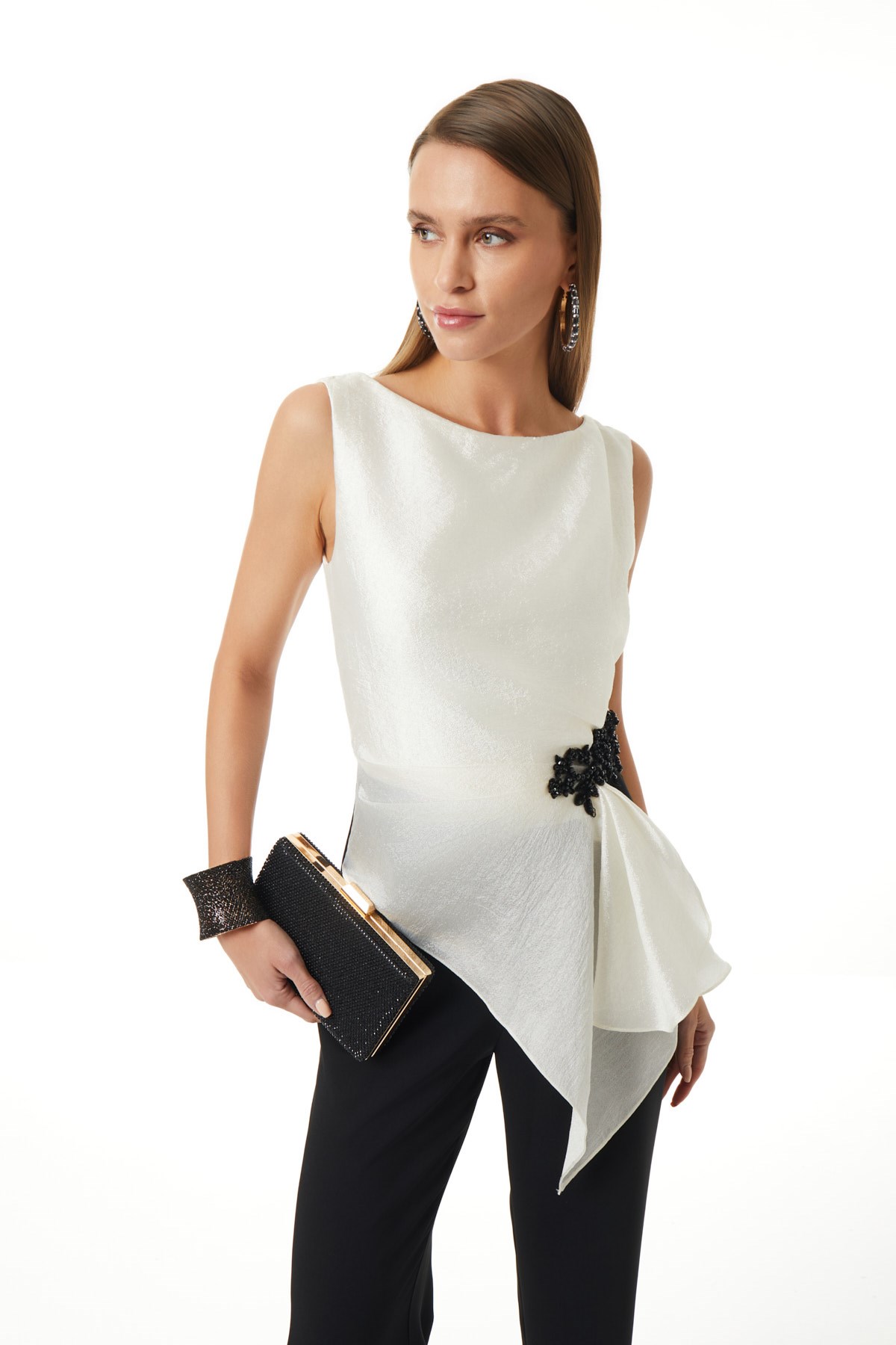 Parlak Dokulu Garnili İşlemeli Aksesuar Detaylı Tulum