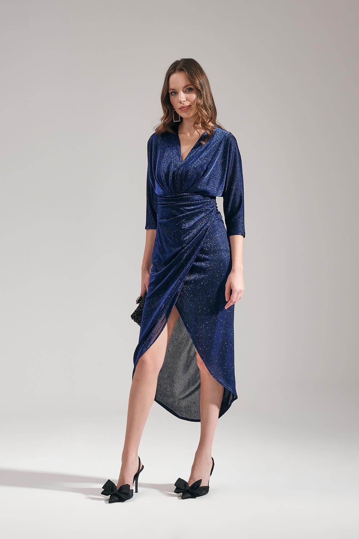 Parlak Simli Dokulu Anvelop Etekli Truvakar Kollu Midi Boy Şık Elbise