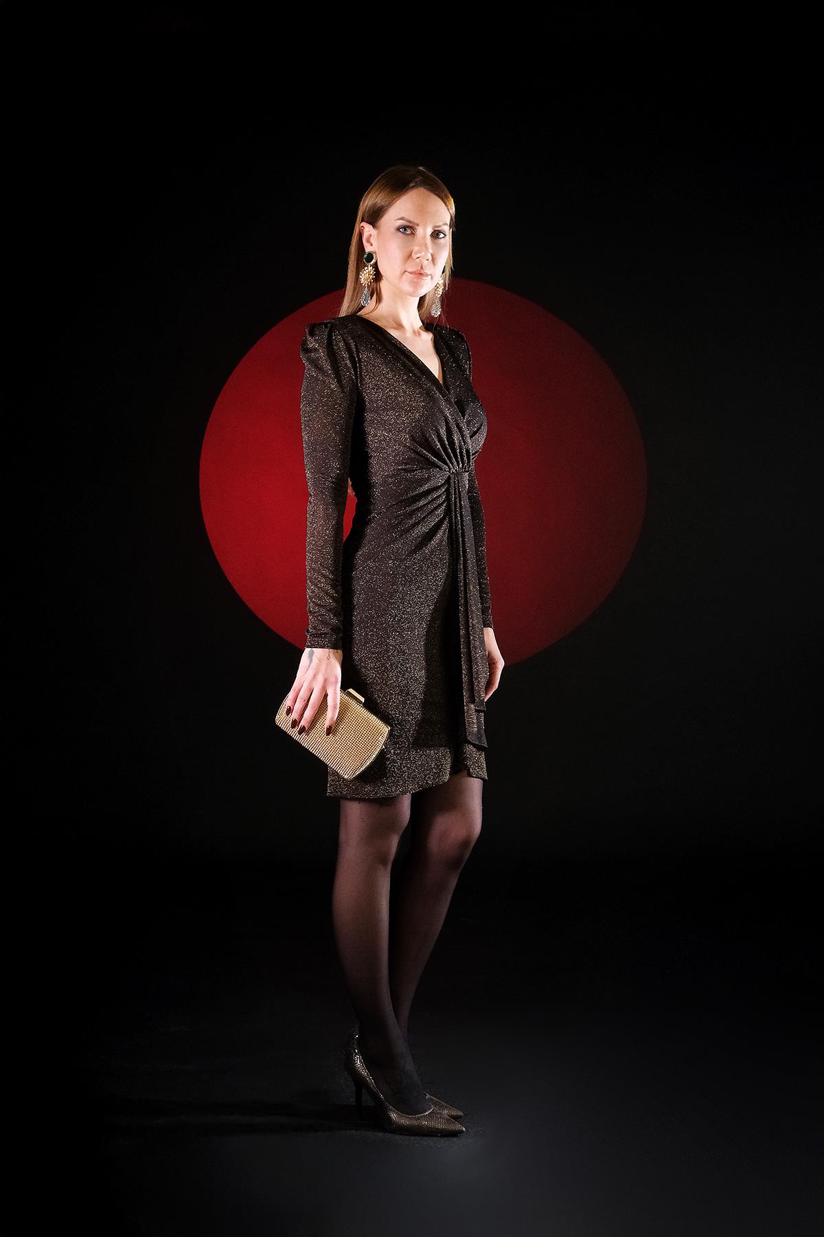 Parlak Simli Pili Detaylı Midi Boy Elbise