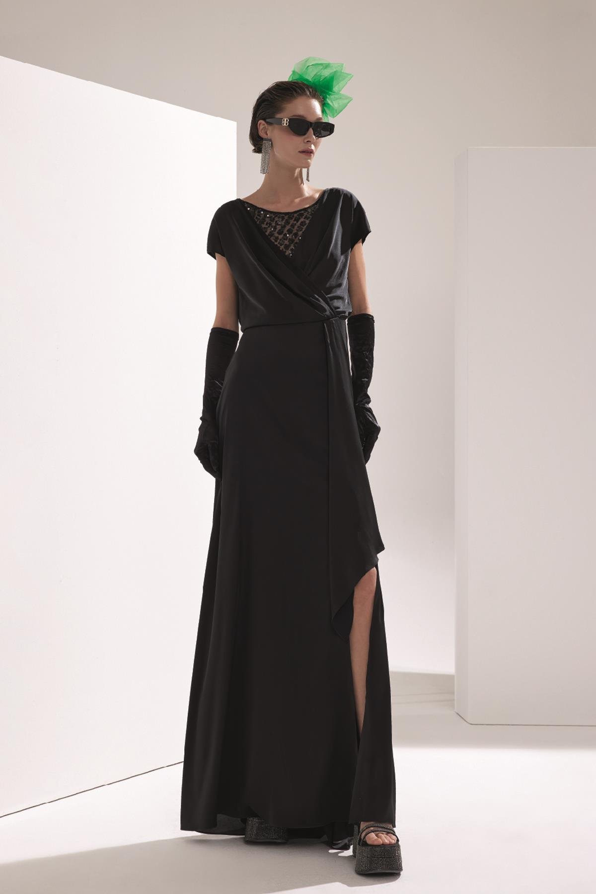 Payet Detaylı Saten Maksi Boy Elbise