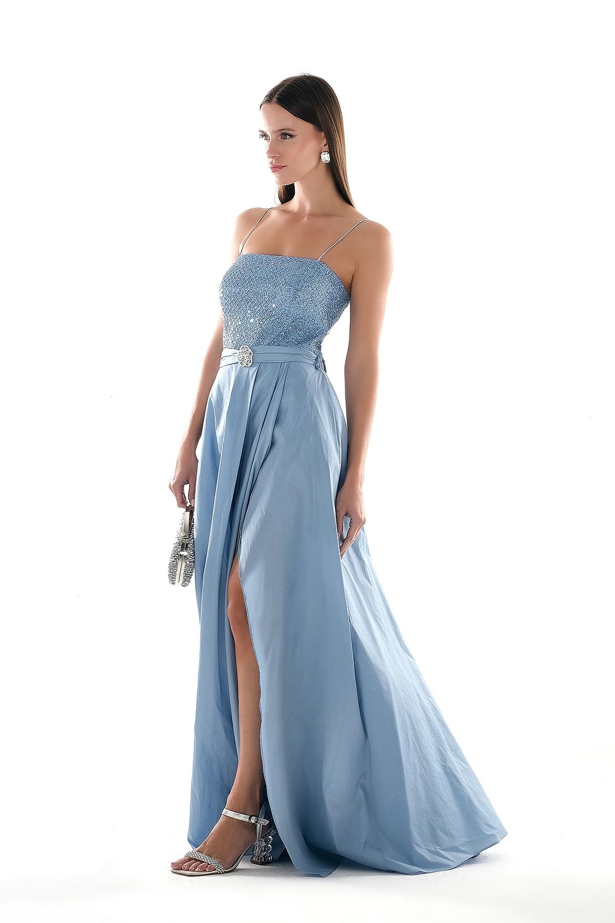 Kloş Etekli, Broşlu Abiye Elbise