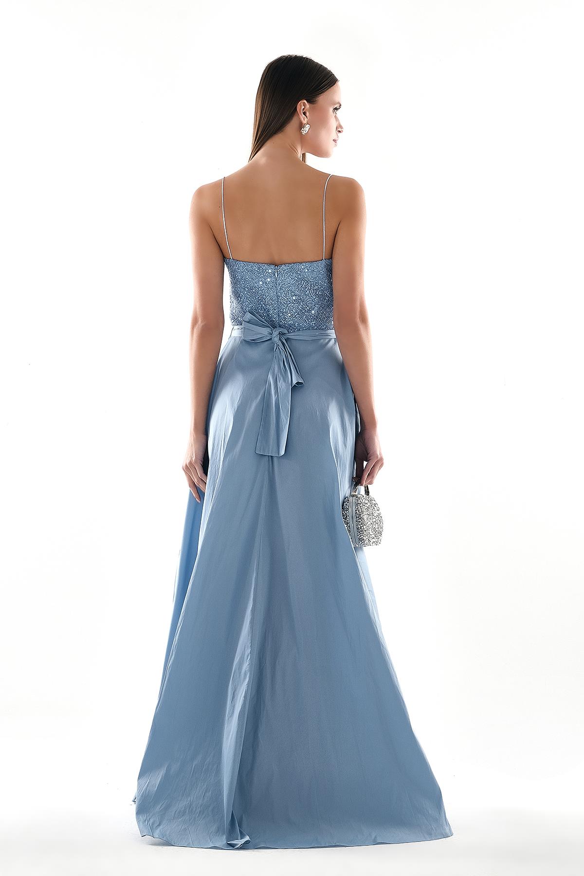 Kloş Etekli, Broşlu Abiye Elbise