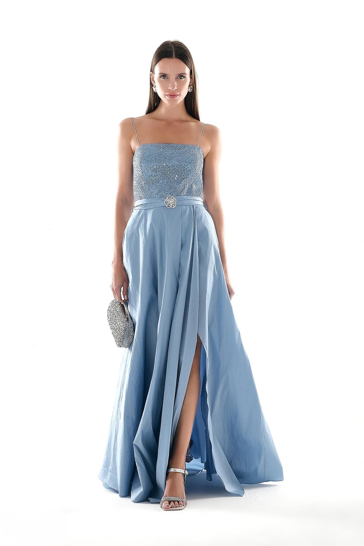 Kloş Etekli, Broşlu Abiye Elbise