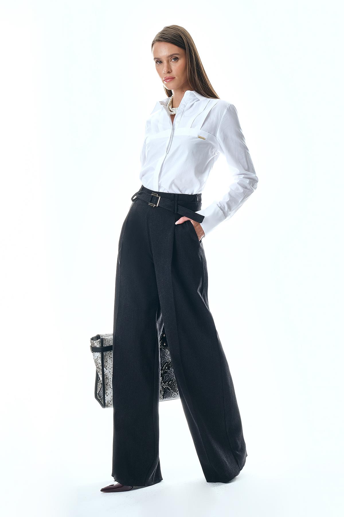 Pili Detaylı Bol Paça Kemerli Pantolon