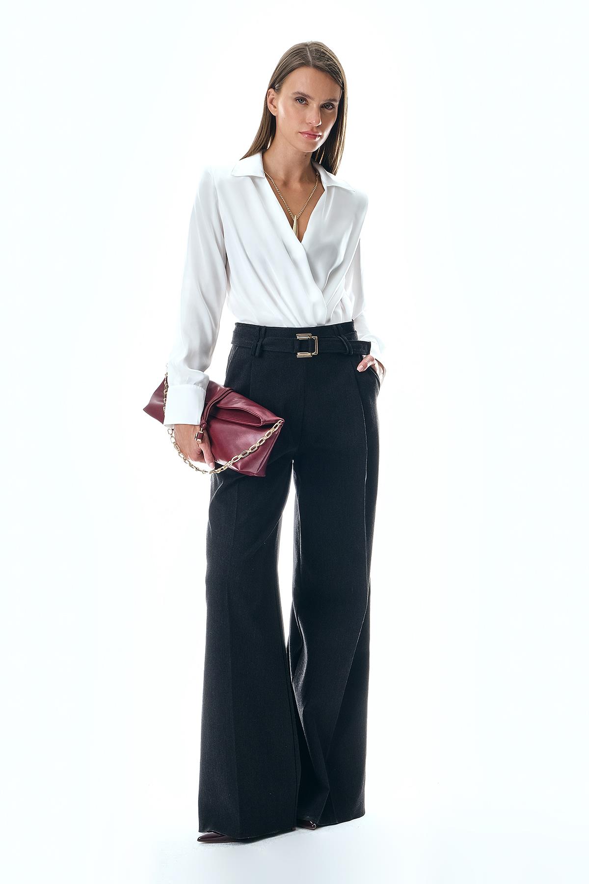 Pili Detaylı Bol Paça Kemerli Pantolon