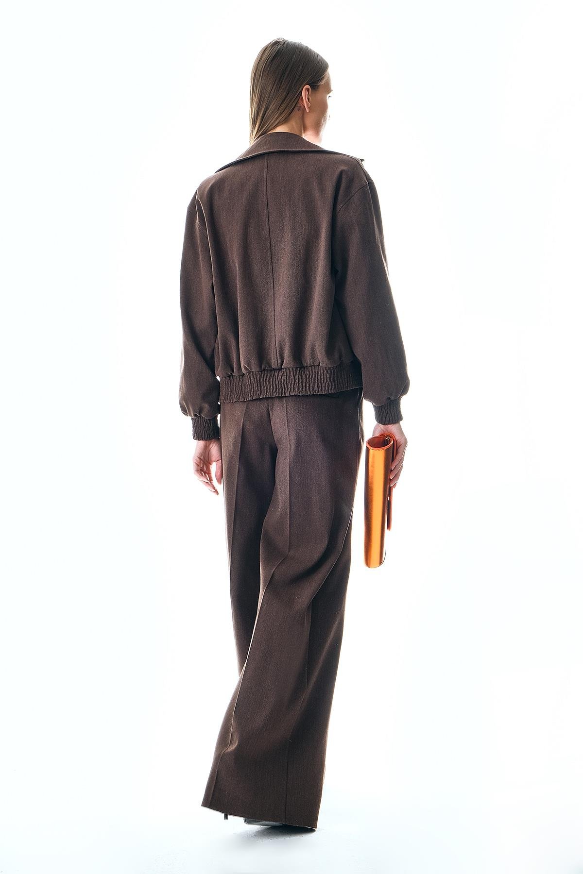 Pili Detaylı Bol Paça Kemerli Pantolon