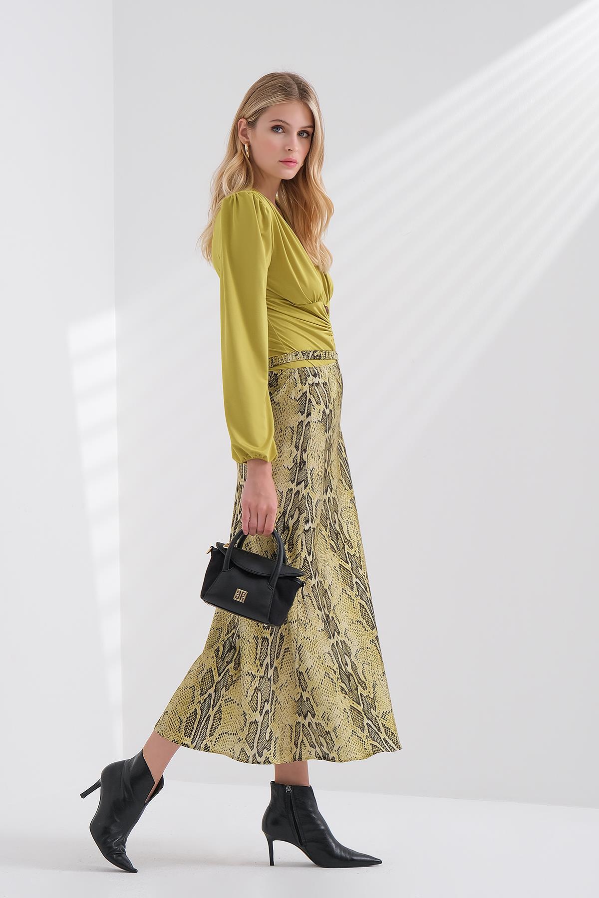 Piton Desenli Cut Out Detaylı Saten Midi Etek