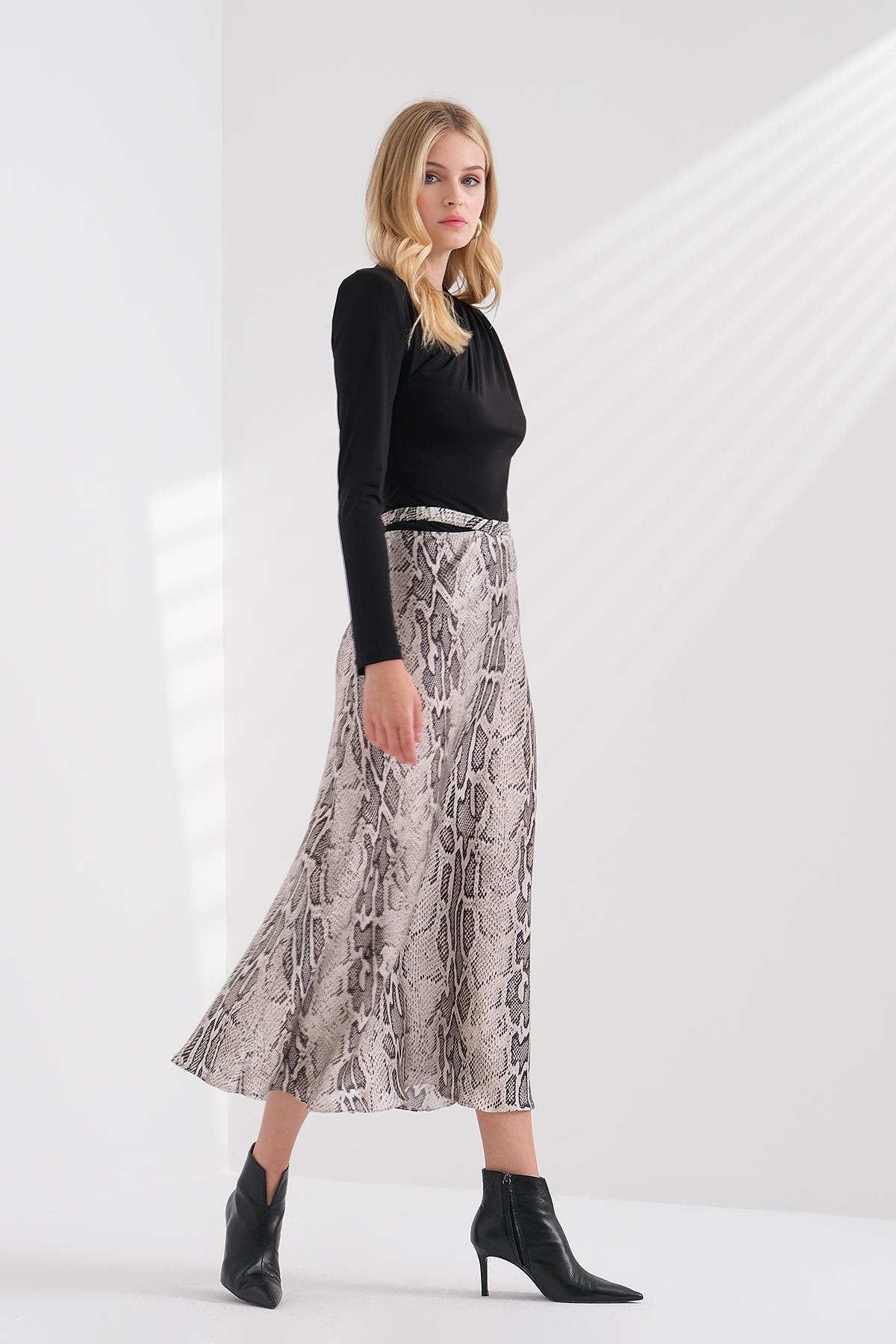 Piton Desenli Cut Out Detaylı Saten Midi Etek