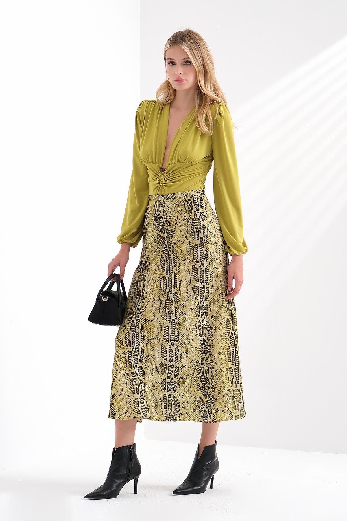 Piton Desenli Cut Out Detaylı Saten Midi Etek