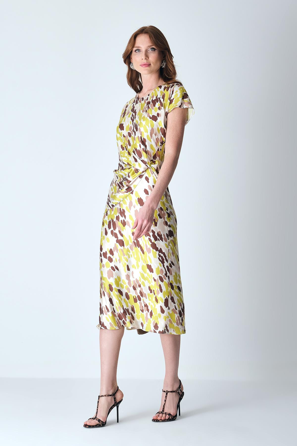 Saten Desenli Beli Düğüm Detaylı Elbise