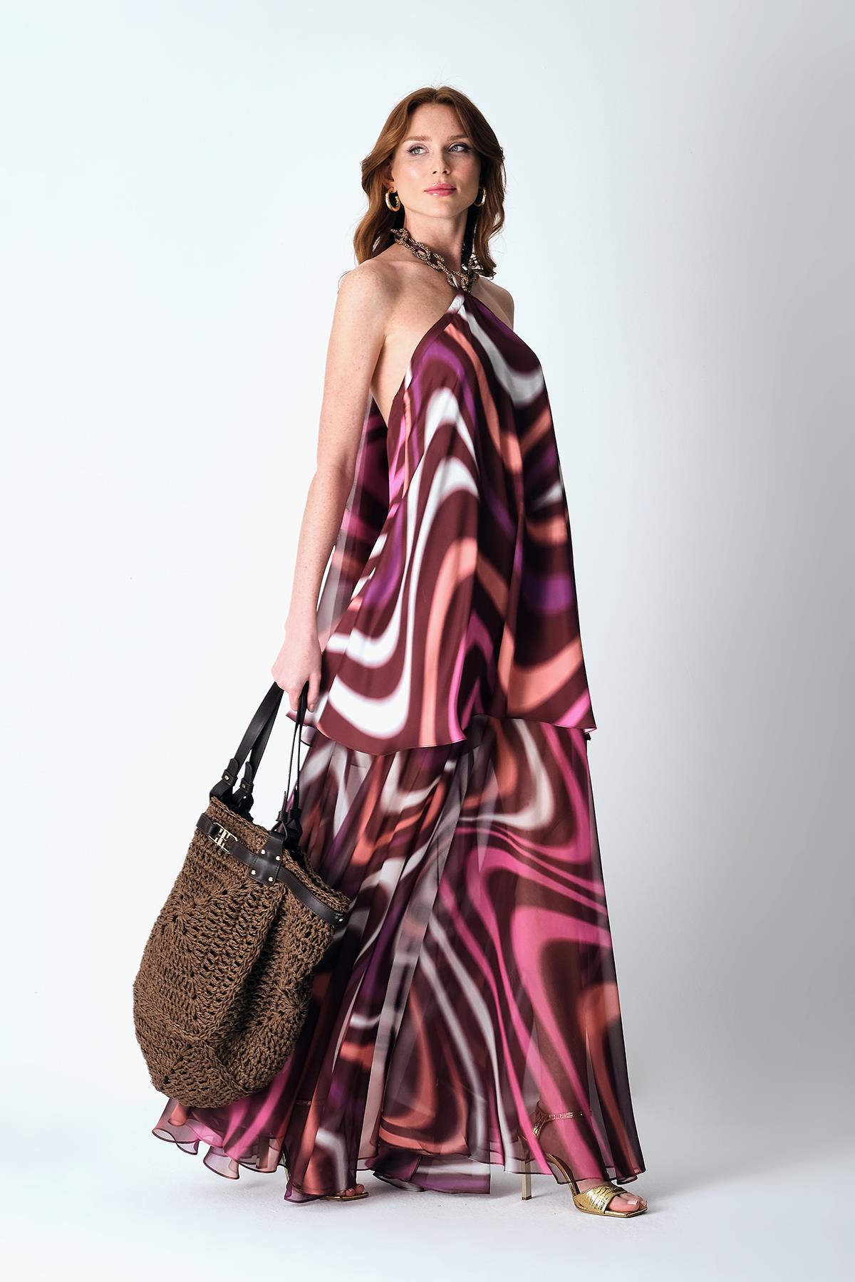 Yakası Aksesuarlı Çift Kat Kloş Etekli Elbise