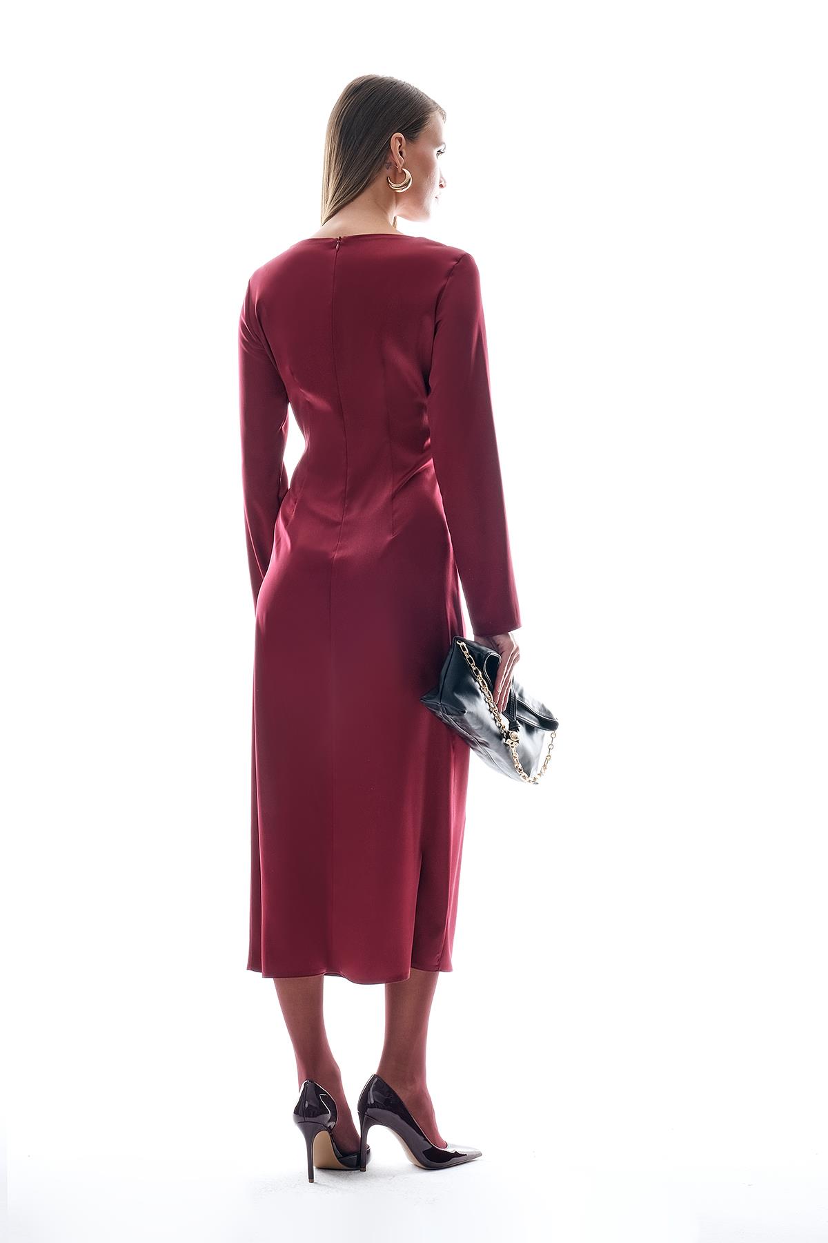 Saten Gold Aksesuarlı Drapeli Şık Elbise