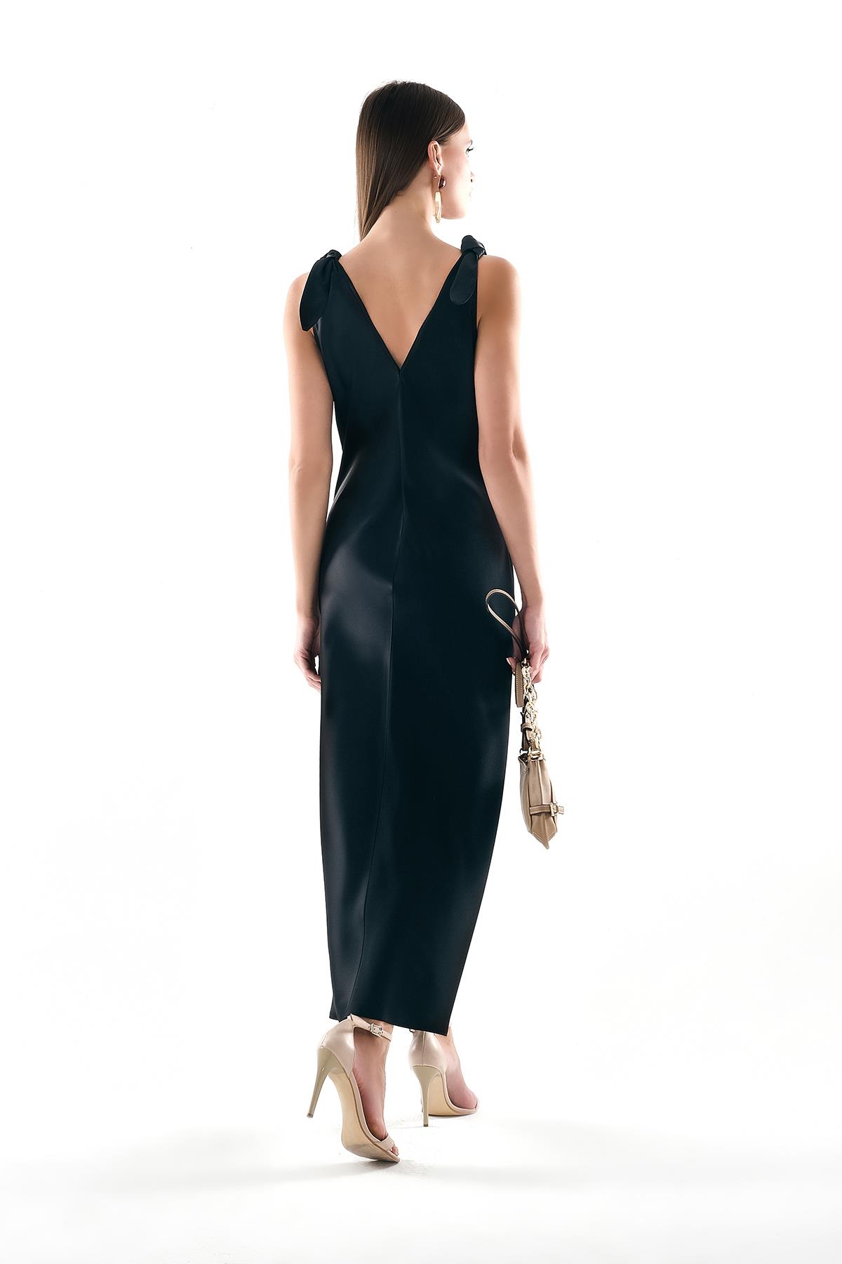 Saten Omuzu Bağlamalı Çift Taraf Kumaş Detaylı Midi Boy Elbise