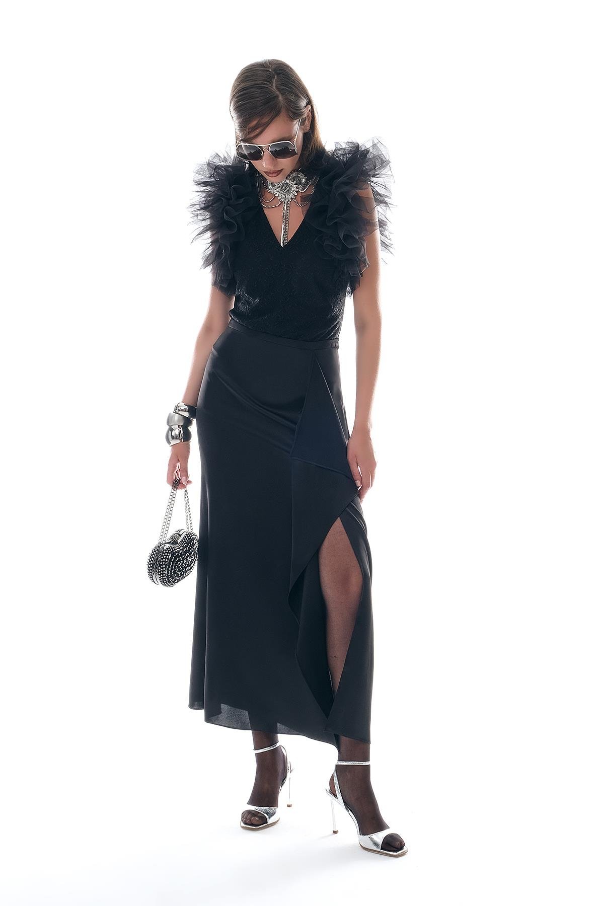 Saten Önden Volanlı Midi Yırtmaçlı Etek