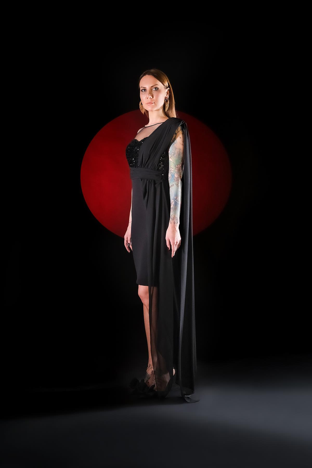 Şifon Omuz Detaylı Mini Elbise