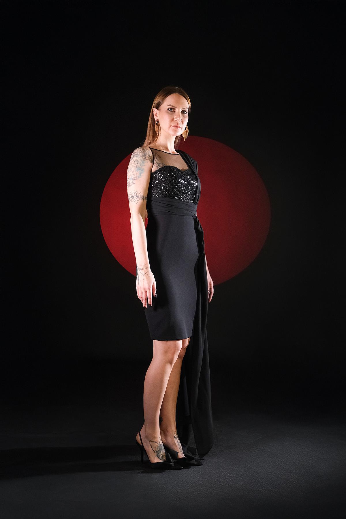 Şifon Omuz Detaylı Mini Elbise