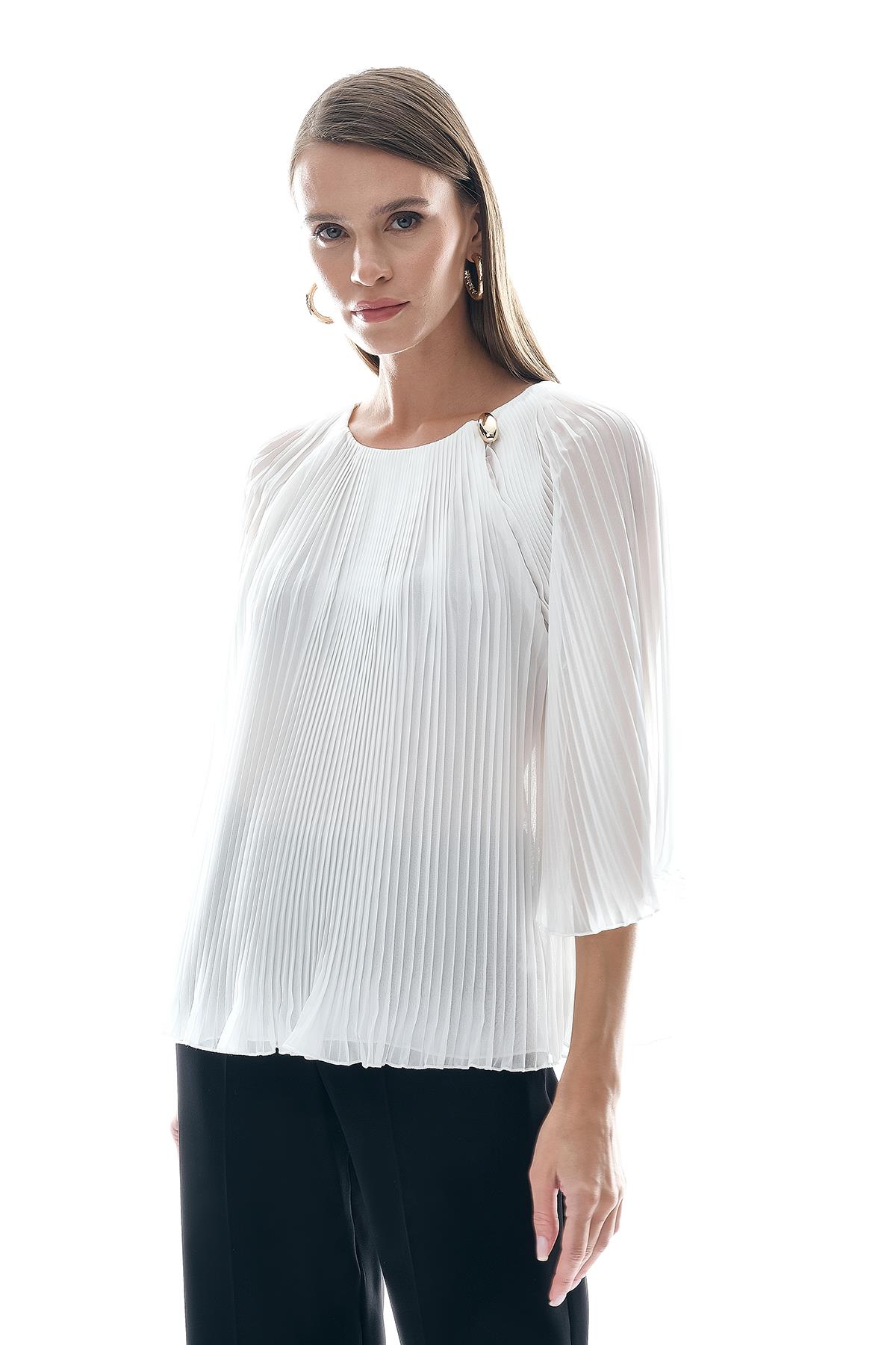 Şifon Piliseli Gold Aksesuarlı Bluz