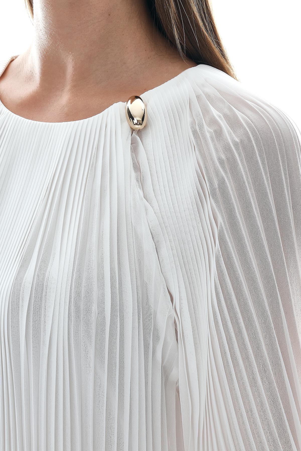 Şifon Piliseli Gold Aksesuarlı Bluz