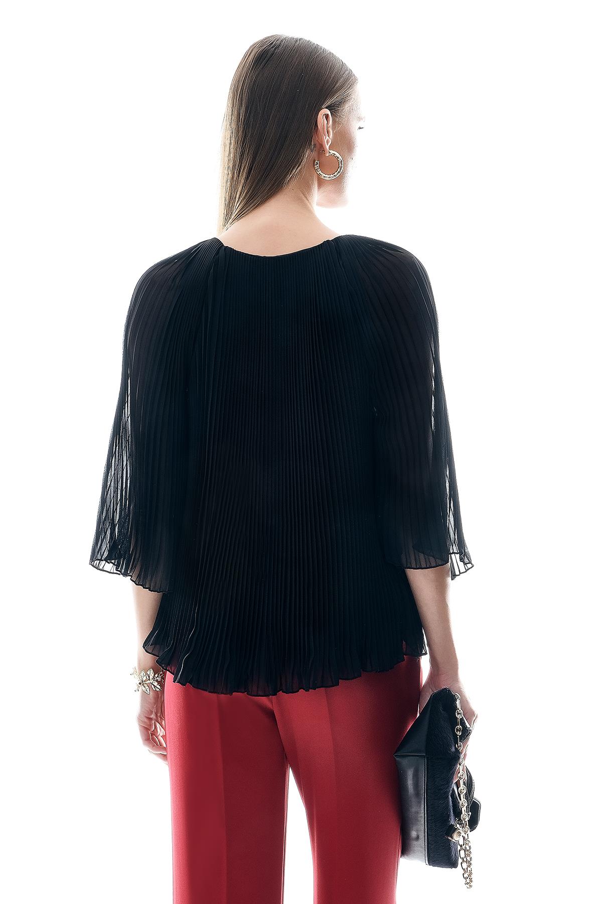 Şifon Piliseli Gold Aksesuarlı Bluz