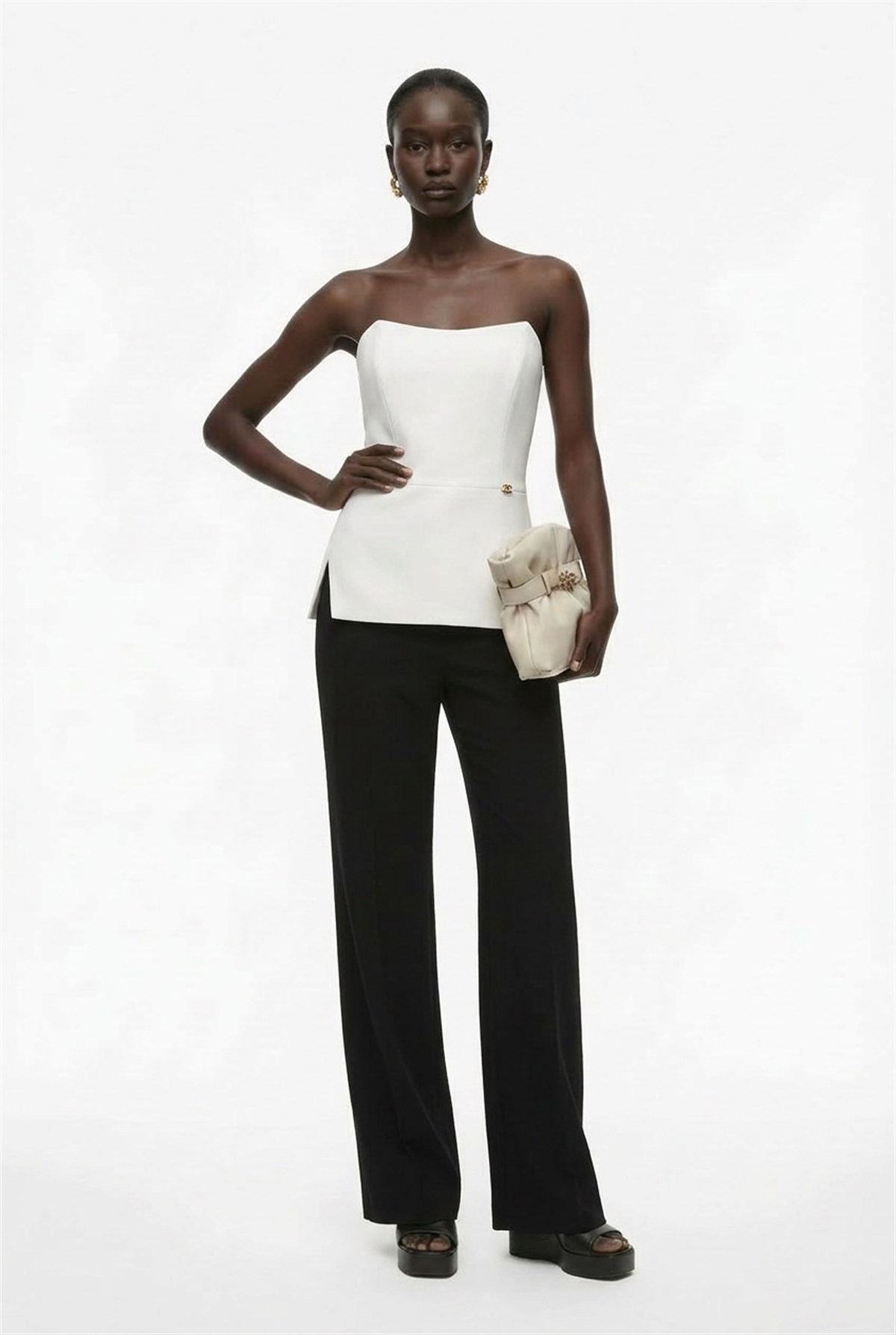 Straplez Üste Oturan Büstiyer