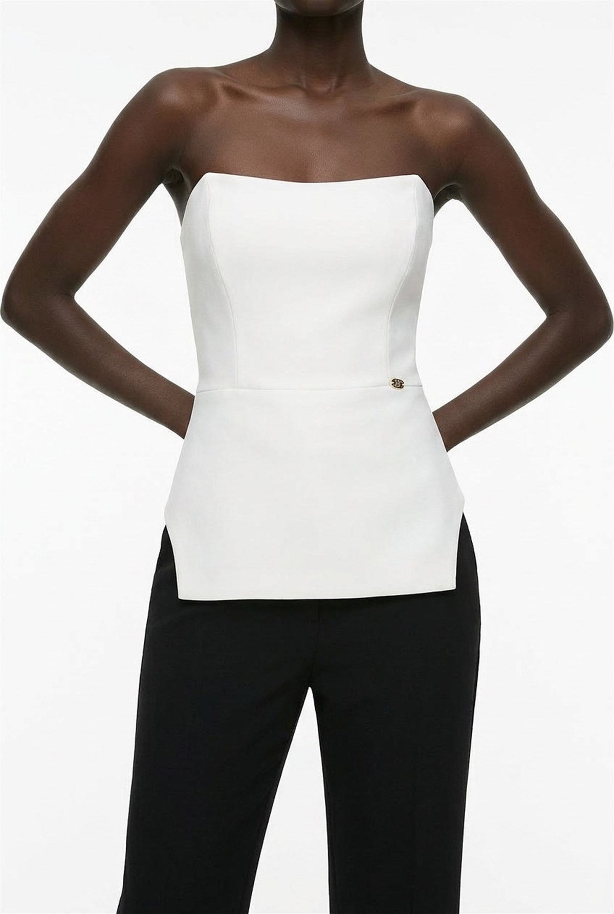 Straplez Üste Oturan Büstiyer