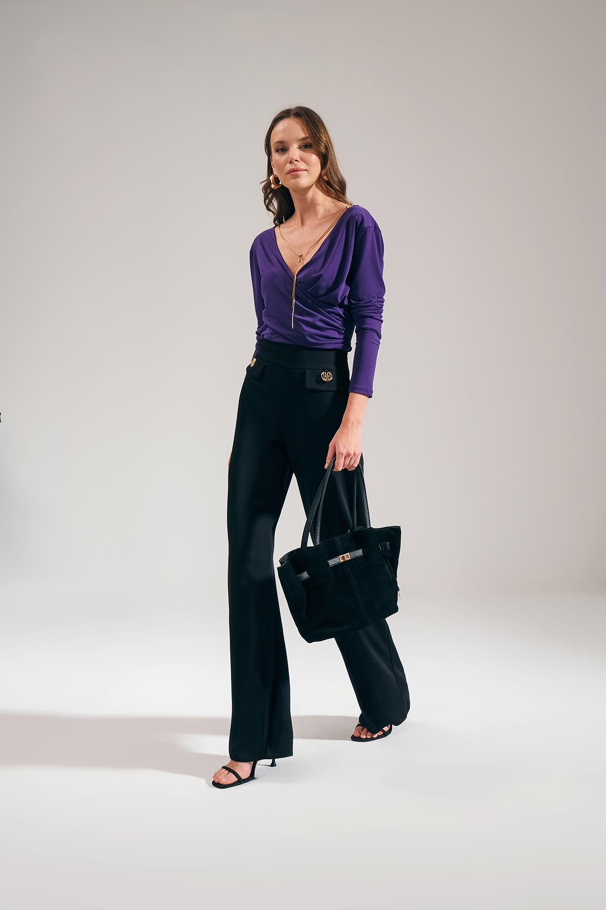 Süs Cep Kapaklı Gold Logo Aksesuarlı Pantolon