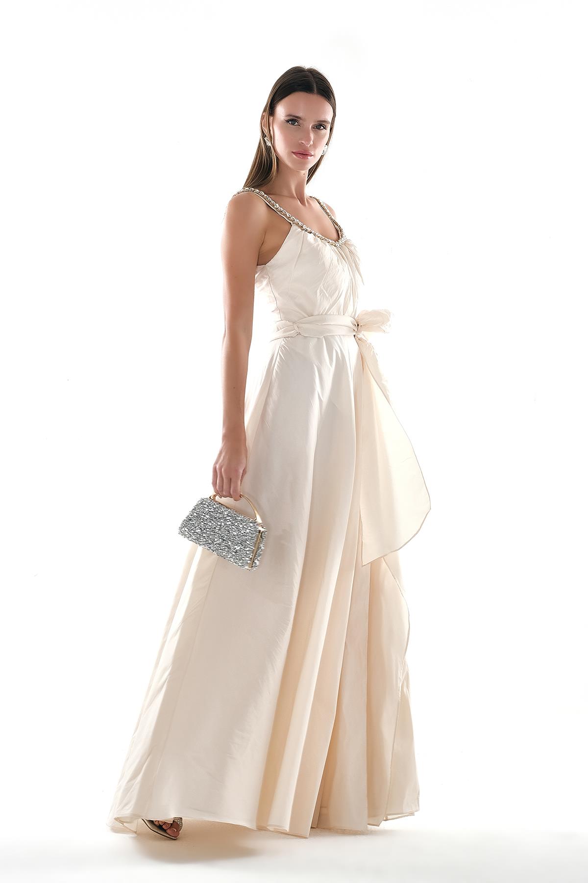 Taş İşlemeli, Beli Kuşaklı Abiye Elbise