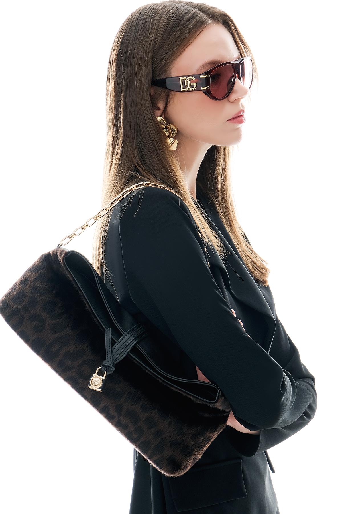 Tay Tüyü Kilit Aksesuarlı Portföy El Çanta