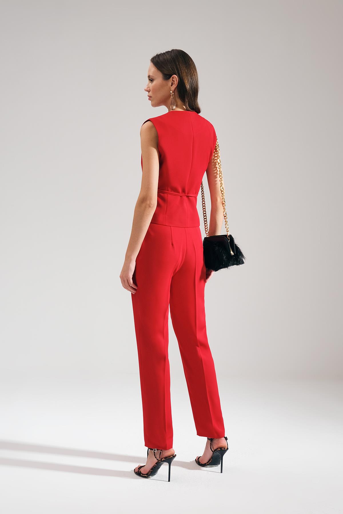 Tek Düğme Kapamalı Dar Paça Pantolon