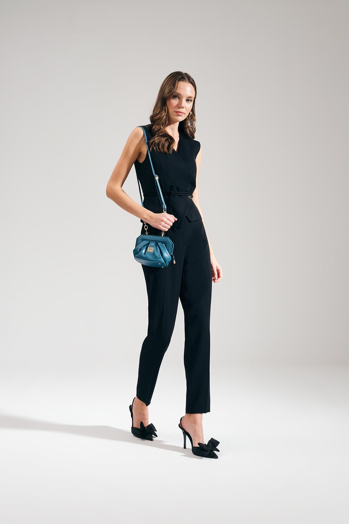 Tek Düğme Kapamalı Dar Paça Pantolon