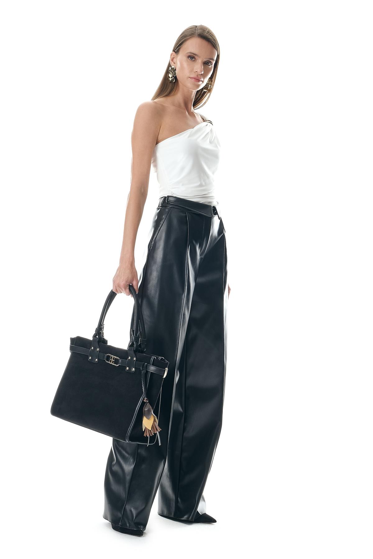 Tek Kollu Gold Aksesuarlı Bluz