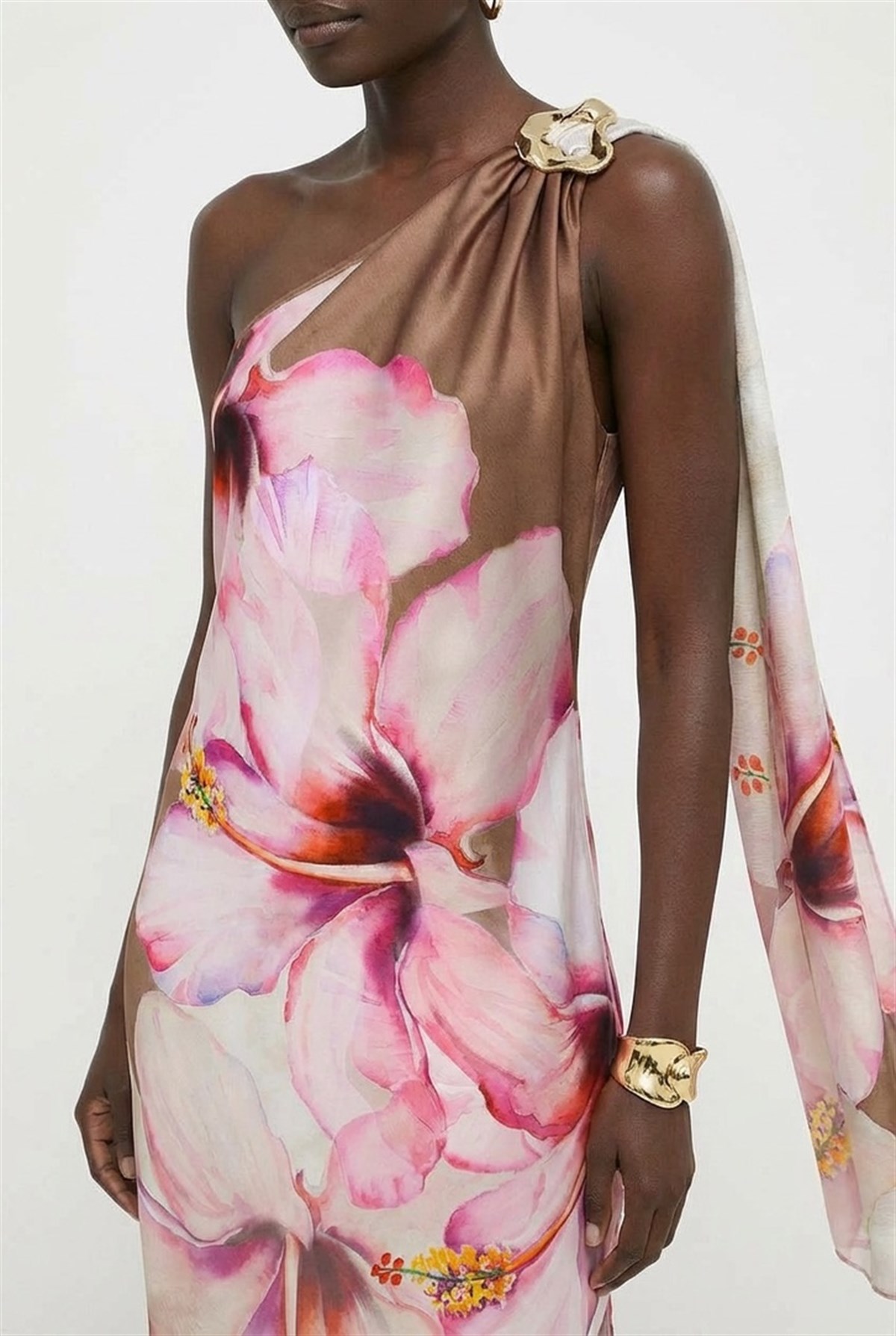 Tek Omuz Aksesuarlı Elbise