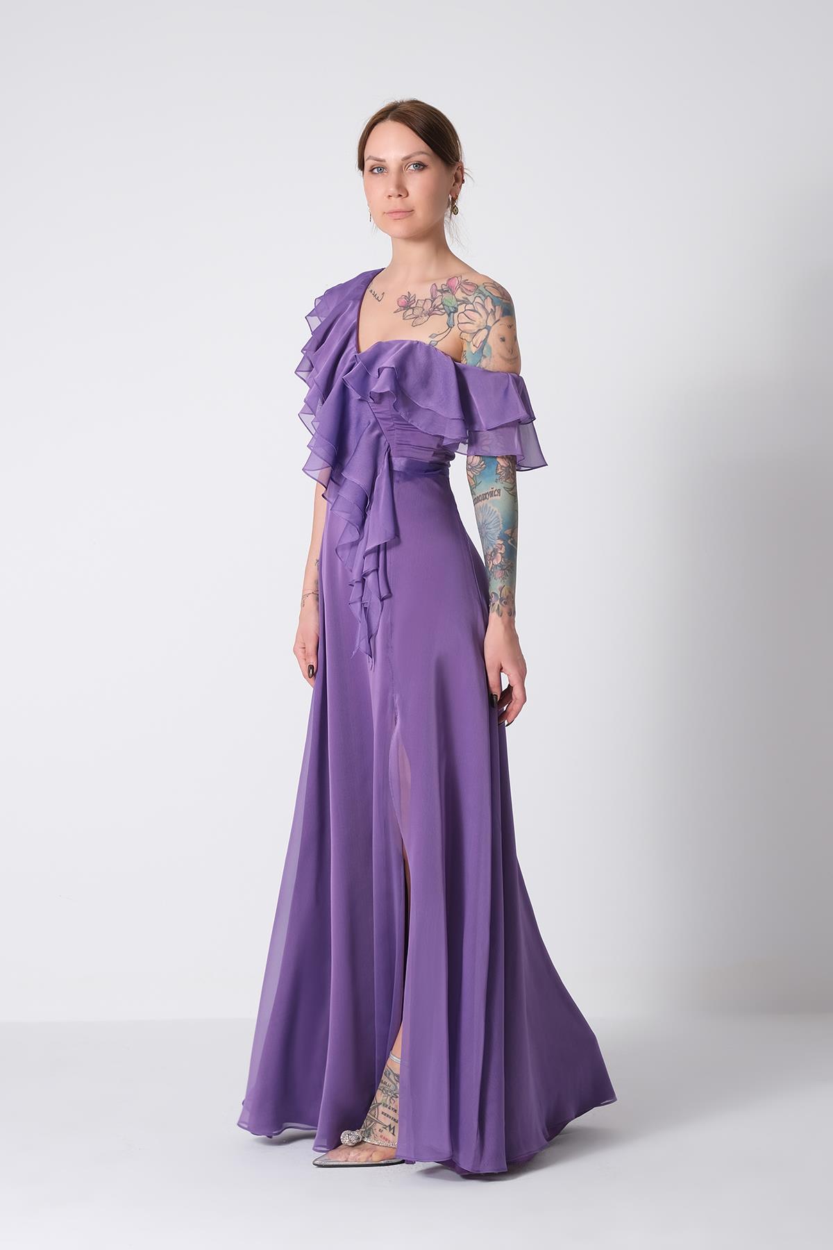 Tek Omuz Volanlı Parlak Şifon Maksi Boy Abiye Elbise