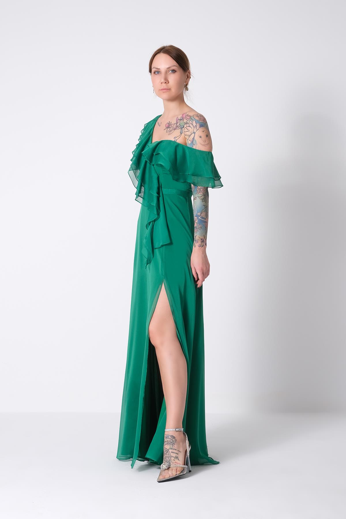 Tek Omuz Volanlı Parlak Şifon Maksi Boy Abiye Elbise