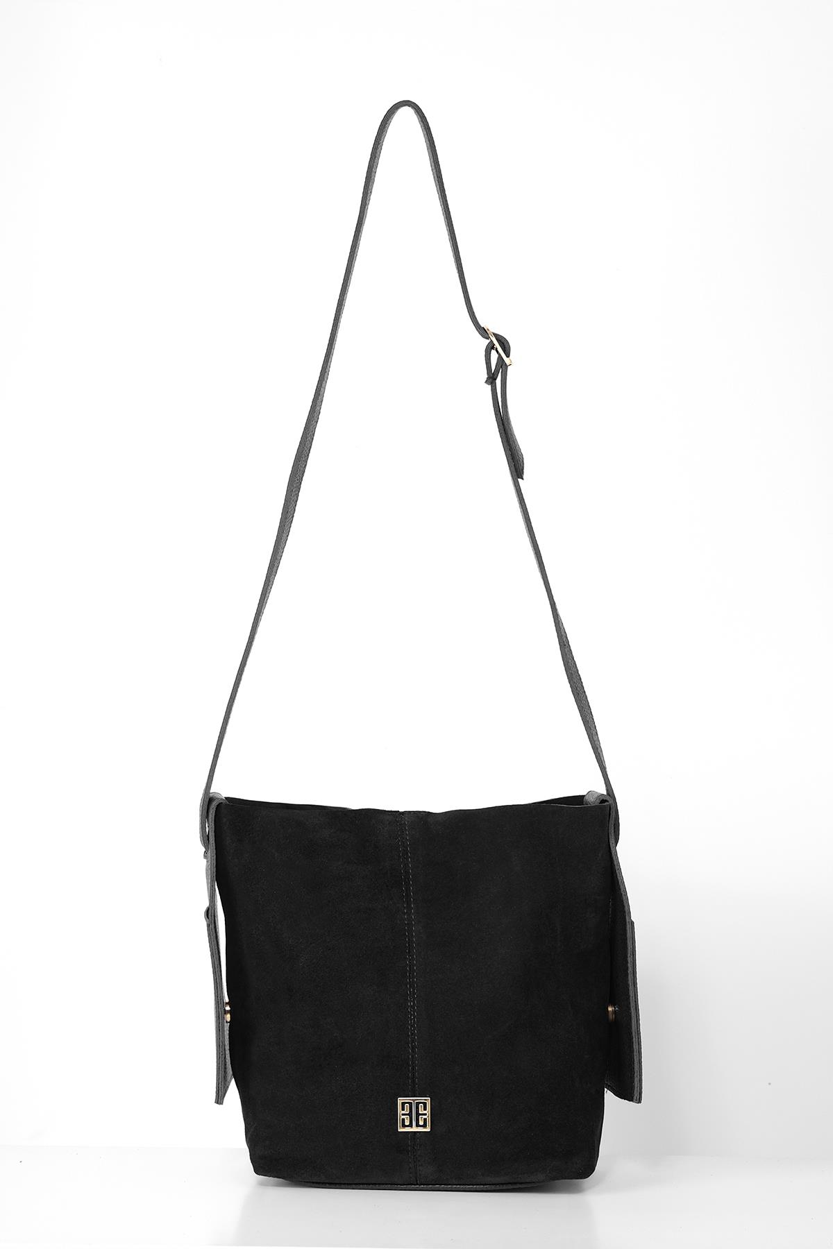 Vegan Deri Aksesuarlı Süet Garnili Askılı Ve Yavrulu Günlük Çanta