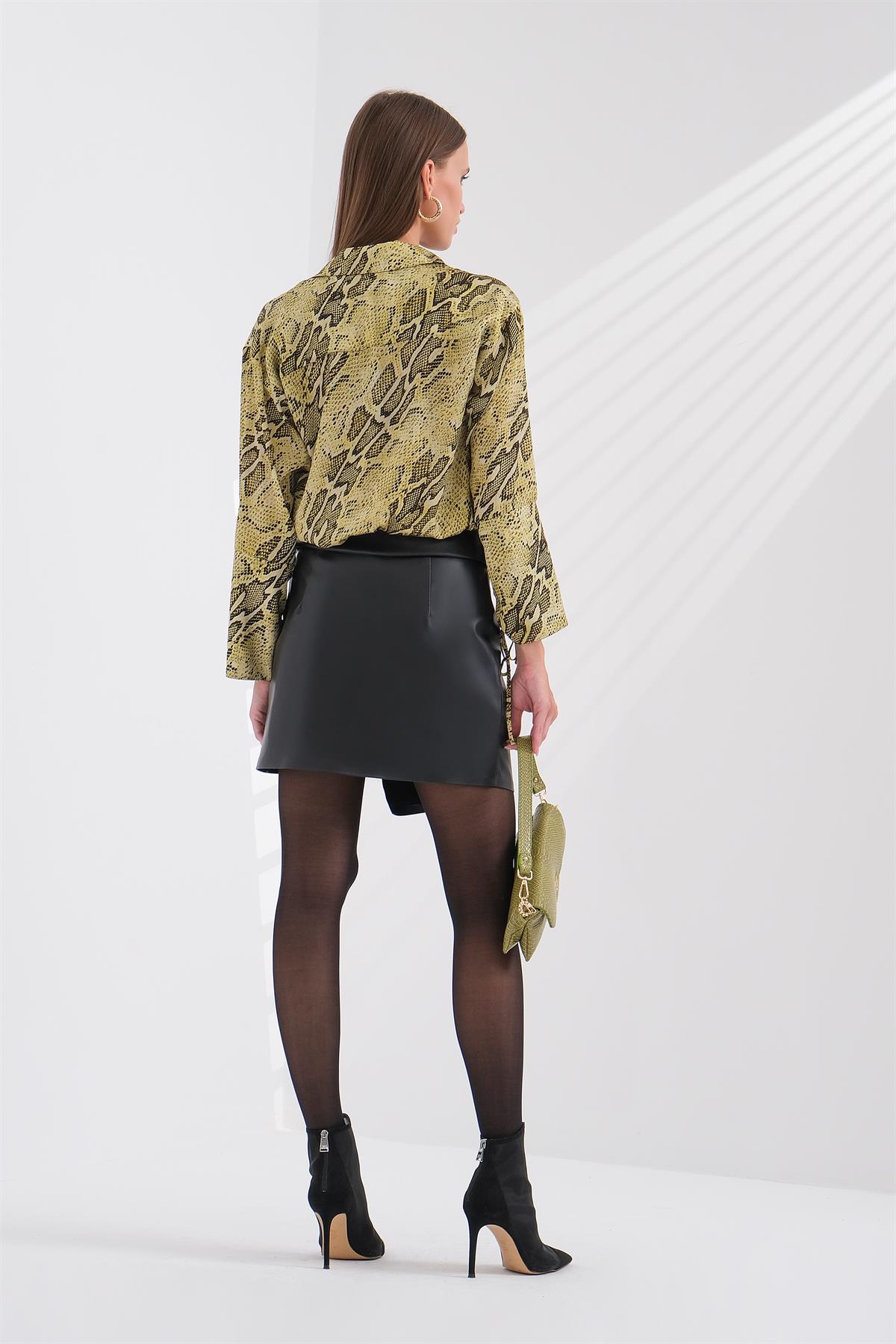 Vegan Deri Asimetrik Kesim Gold Metal Fermuarlı Mini Etek