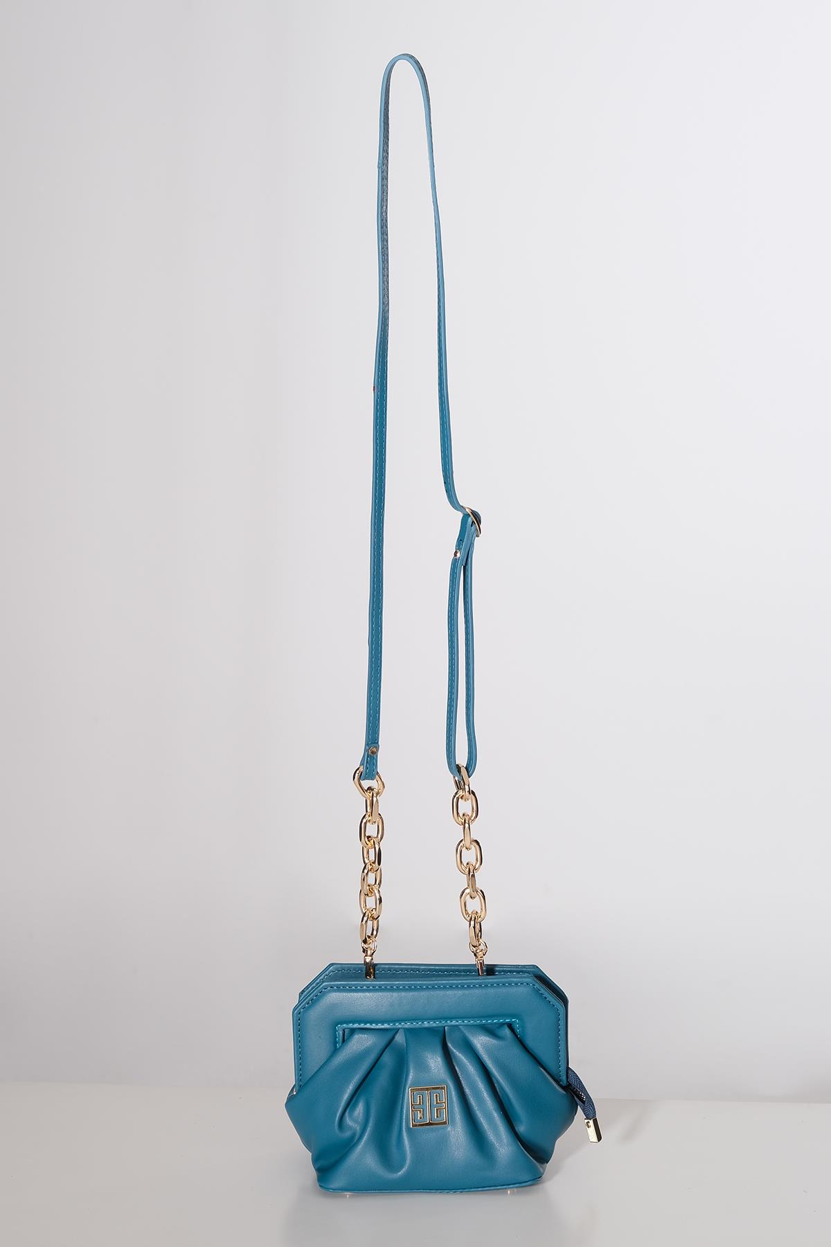 Vegan Deri Büzgülü  Gold Zincir Detaylı Saplı Mini Şık Çanta