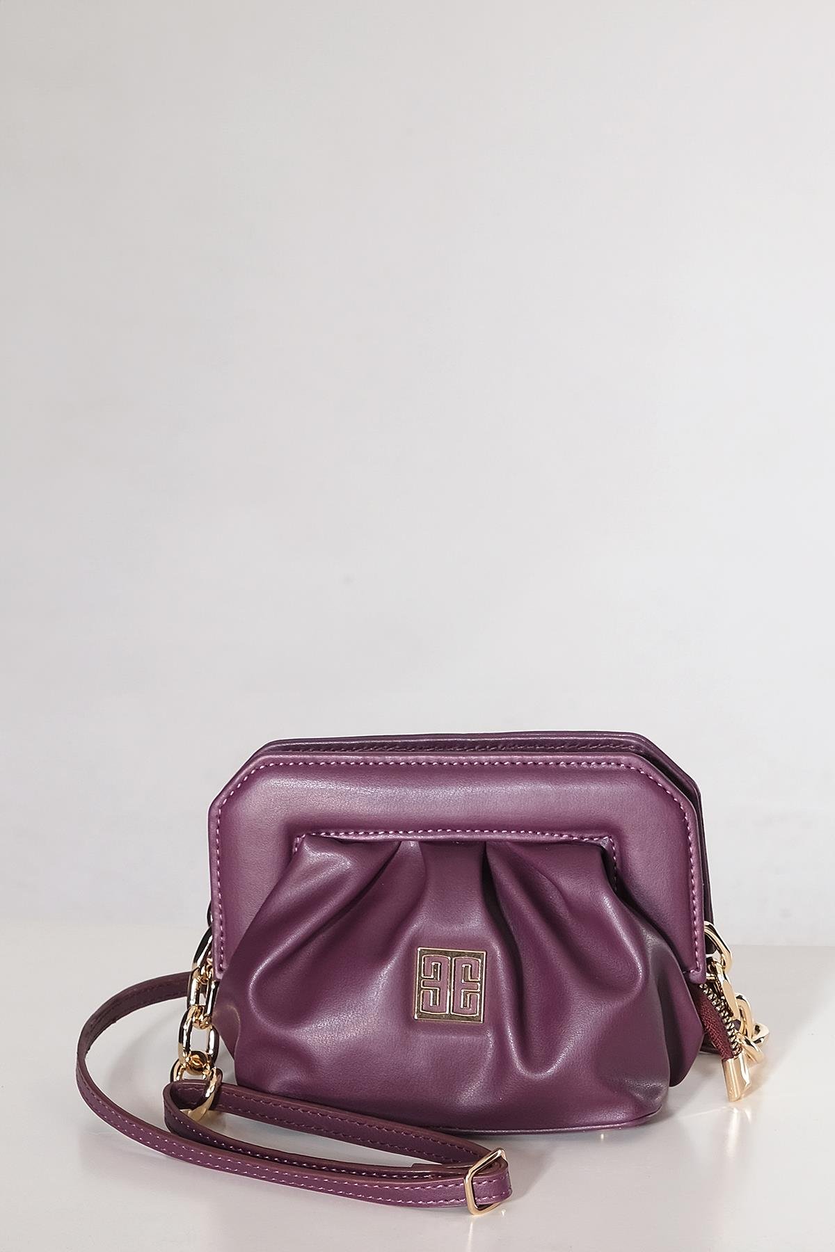 Vegan Deri Büzgülü  Gold Zincir Detaylı Saplı Mini Şık Çanta