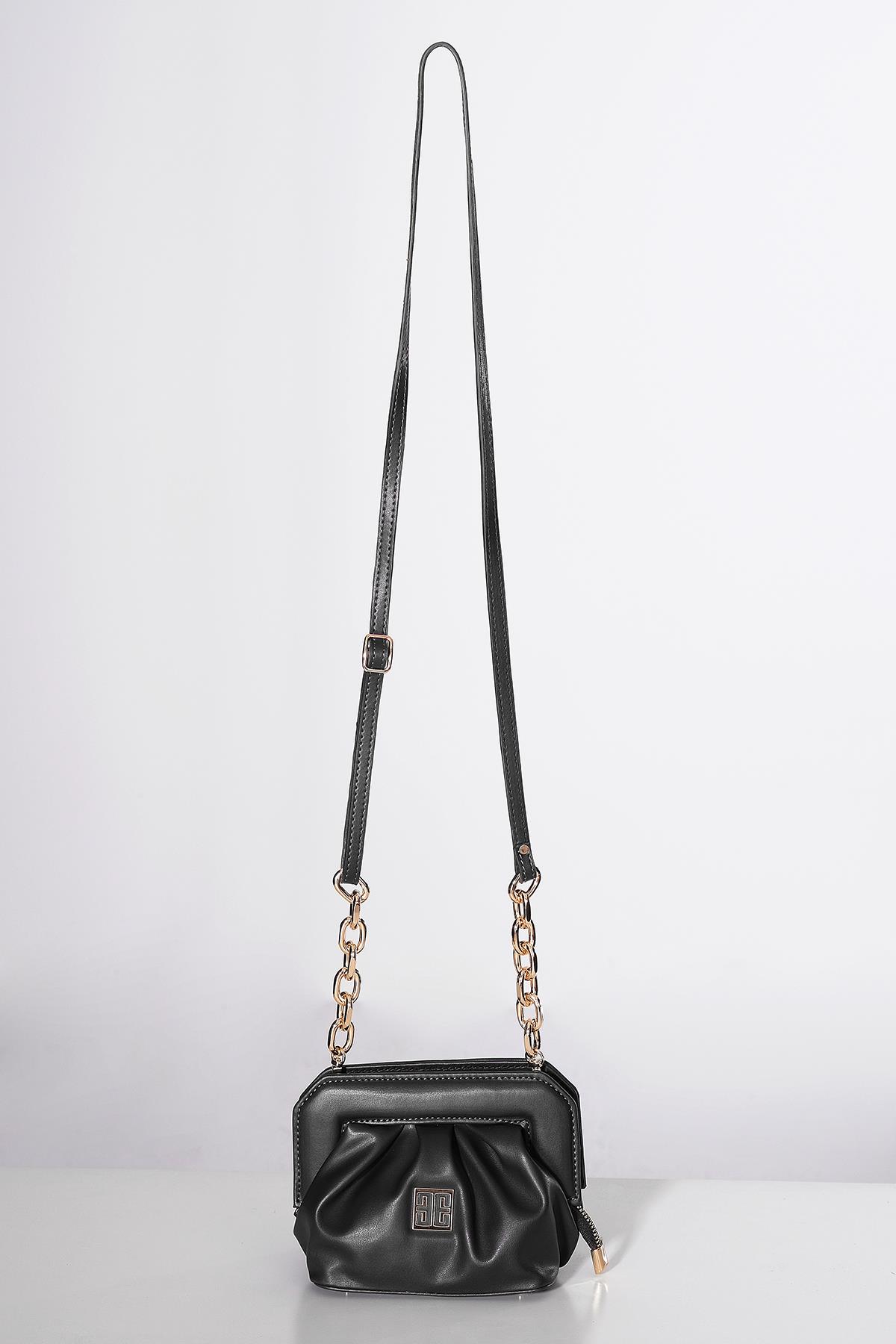 Vegan Deri Büzgülü  Gold Zincir Detaylı Saplı Mini Şık Çanta