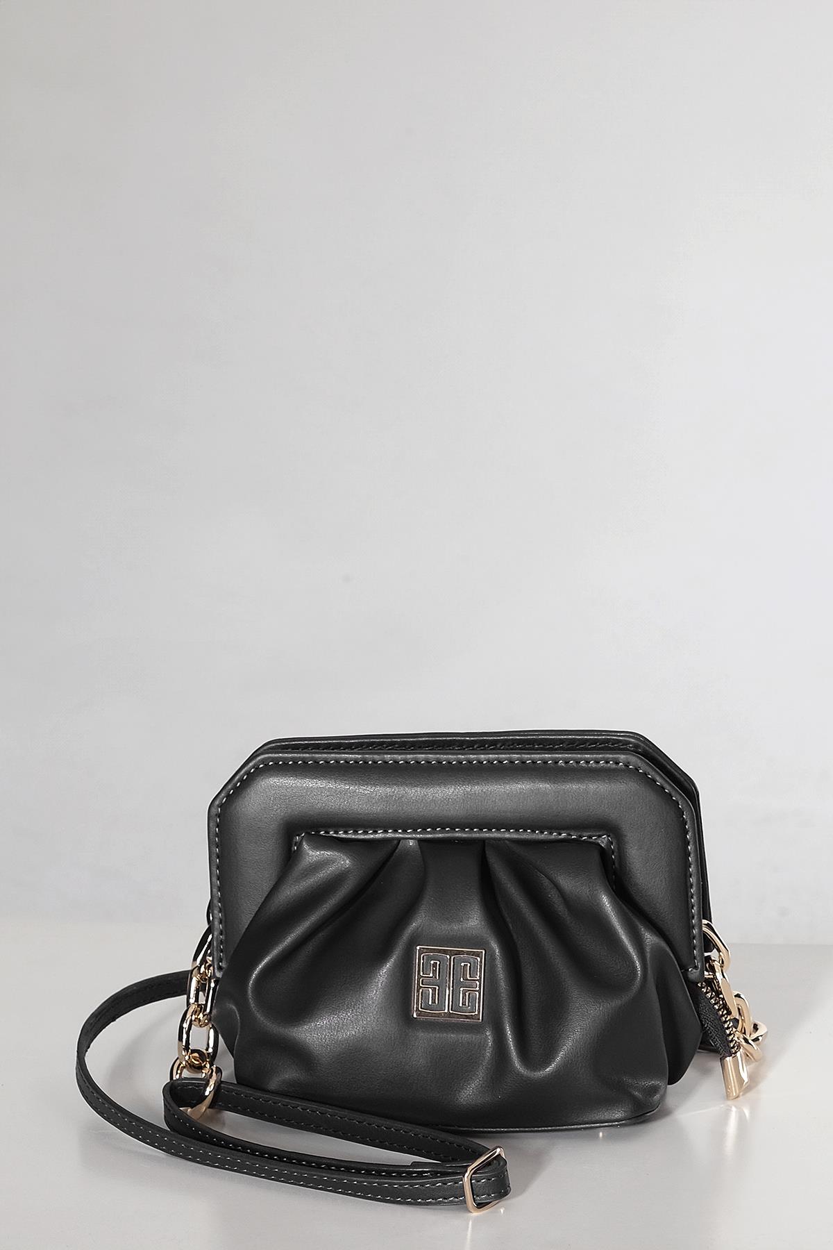 Vegan Deri Büzgülü  Gold Zincir Detaylı Saplı Mini Şık Çanta